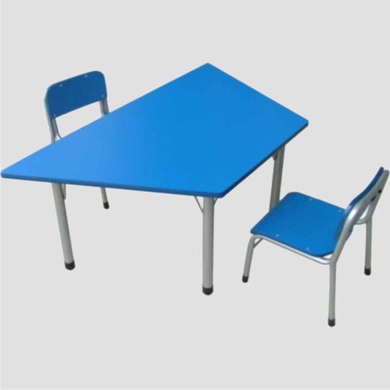 Table trapézoïdale modulable + 02 chaises